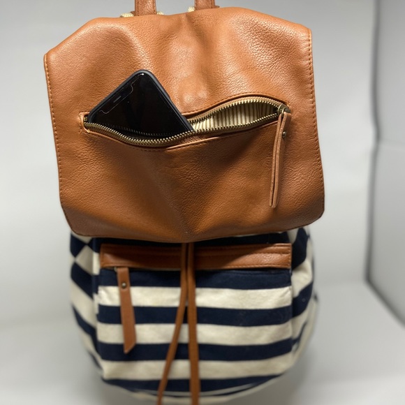 Steven Madden Back Pack - Picture 3 of 3